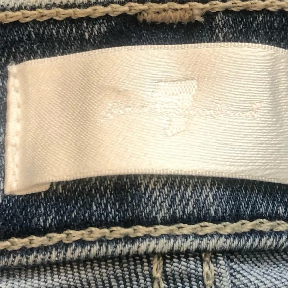 COPY - 7 For All Mankind Cropped Alexa Denim. Size 24. Excellent condition! - Picture 5 of 9